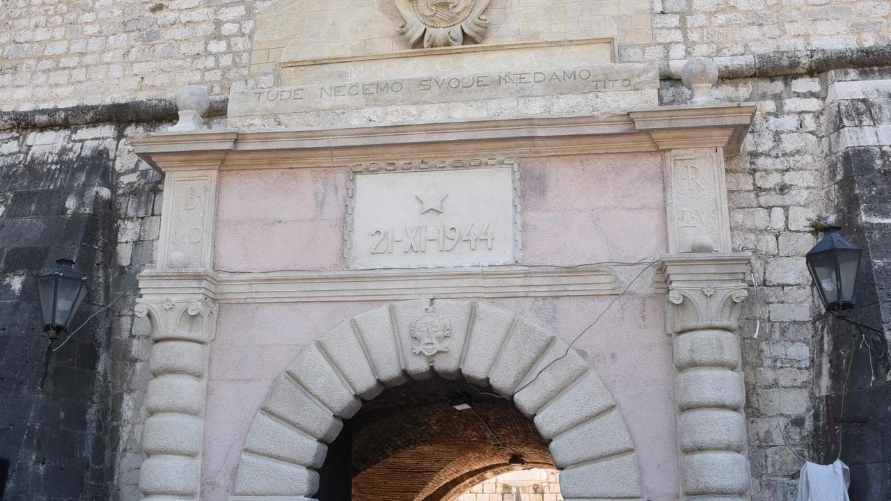 ZAVRŠENI KONZERVATORSKO RESTAURATORSKI RADOVI NA GRADSKIM VRATIMA U KOTORU